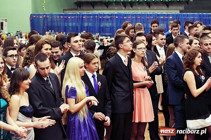 Zdjęcie w galerii na portalu naszraciborz.pl: Studniówka w Arenie Rafako. Tak się bawi I LO! wiadomości z regionu