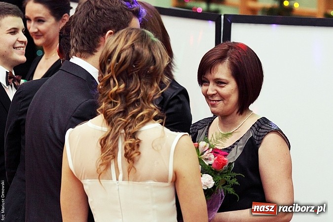 Zdjęcie w galerii na portalu naszraciborz.pl: Studniówka w Arenie Rafako. Tak się bawi I LO! wiadomości z regionu