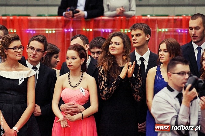 Zdjęcie w galerii na portalu naszraciborz.pl: Studniówka w Arenie Rafako. Tak się bawi I LO! wiadomości z regionu