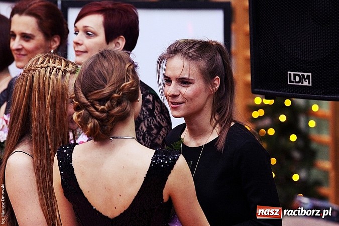 Zdjęcie w galerii na portalu naszraciborz.pl: Studniówka w Arenie Rafako. Tak się bawi I LO! wiadomości z regionu