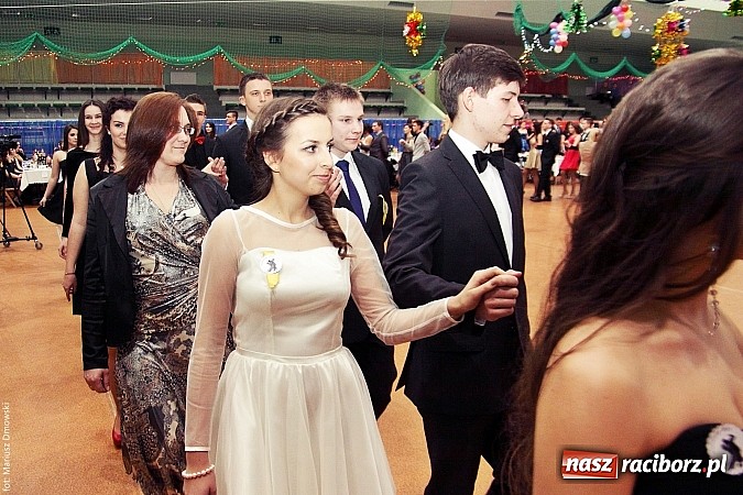 Zdjęcie w galerii na portalu naszraciborz.pl: Studniówka w Arenie Rafako. Tak się bawi I LO! wiadomości z regionu