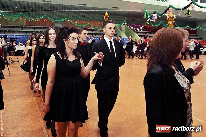 Zdjęcie w galerii na portalu naszraciborz.pl: Studniówka w Arenie Rafako. Tak się bawi I LO! wiadomości z regionu