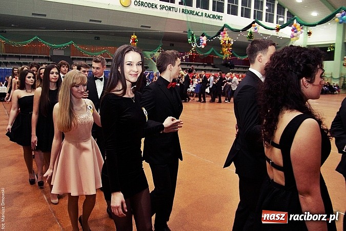 Zdjęcie w galerii na portalu naszraciborz.pl: Studniówka w Arenie Rafako. Tak się bawi I LO! wiadomości z regionu