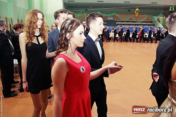 Zdjęcie w galerii na portalu naszraciborz.pl: Studniówka w Arenie Rafako. Tak się bawi I LO! wiadomości z regionu