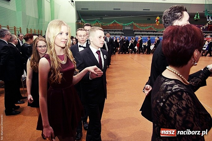 Zdjęcie w galerii na portalu naszraciborz.pl: Studniówka w Arenie Rafako. Tak się bawi I LO! wiadomości z regionu