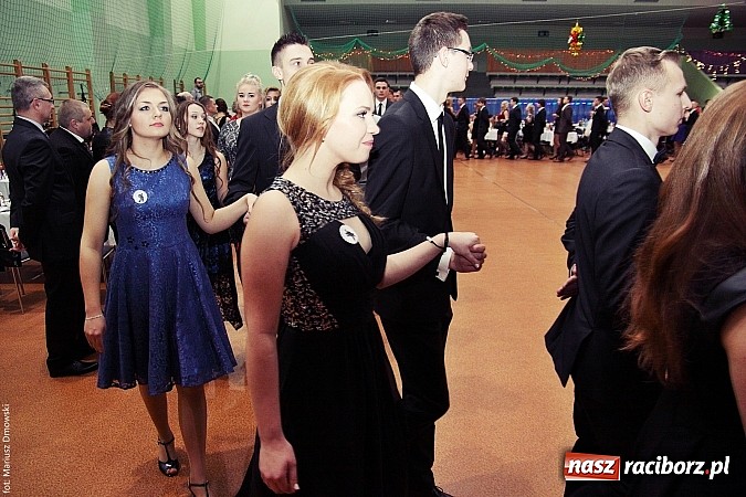 Zdjęcie w galerii na portalu naszraciborz.pl: Studniówka w Arenie Rafako. Tak się bawi I LO! wiadomości z regionu