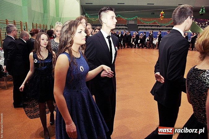 Zdjęcie w galerii na portalu naszraciborz.pl: Studniówka w Arenie Rafako. Tak się bawi I LO! wiadomości z regionu