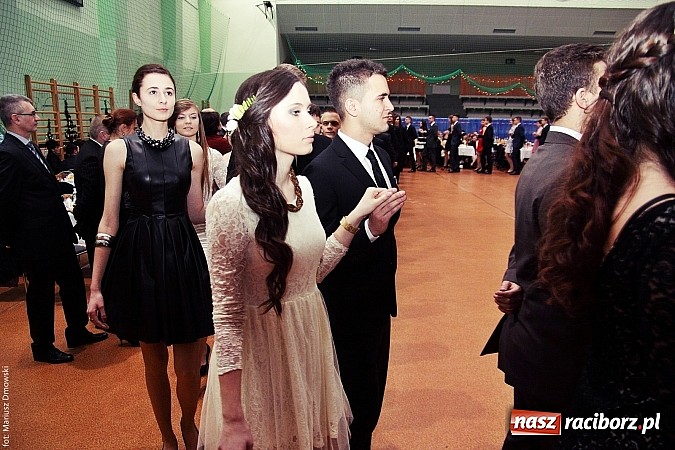 Zdjęcie w galerii na portalu naszraciborz.pl: Studniówka w Arenie Rafako. Tak się bawi I LO! wiadomości z regionu