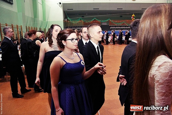 Zdjęcie w galerii na portalu naszraciborz.pl: Studniówka w Arenie Rafako. Tak się bawi I LO! wiadomości z regionu