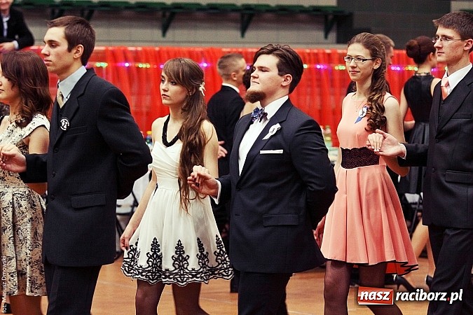 Zdjęcie w galerii na portalu naszraciborz.pl: Studniówka w Arenie Rafako. Tak się bawi I LO! wiadomości z regionu