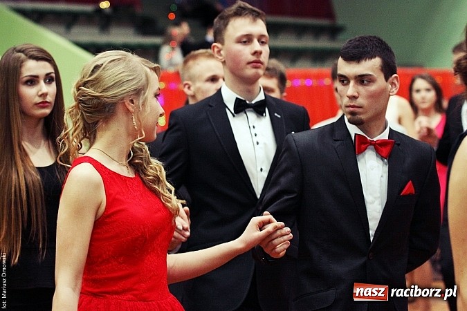 Zdjęcie w galerii na portalu naszraciborz.pl: Studniówka w Arenie Rafako. Tak się bawi I LO! wiadomości z regionu