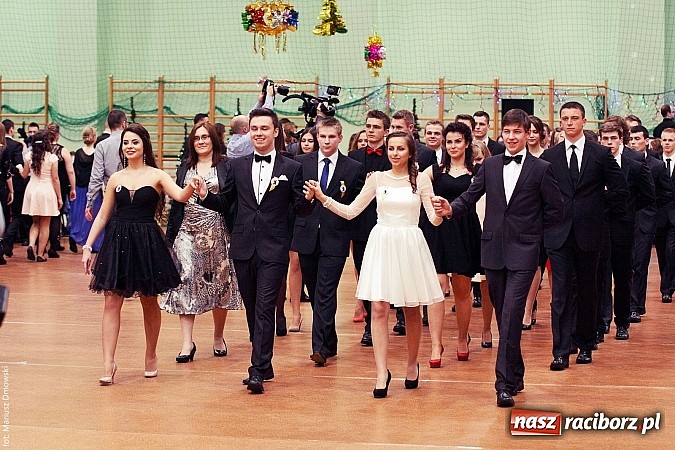 Zdjęcie w galerii na portalu naszraciborz.pl: Studniówka w Arenie Rafako. Tak się bawi I LO! wiadomości z regionu