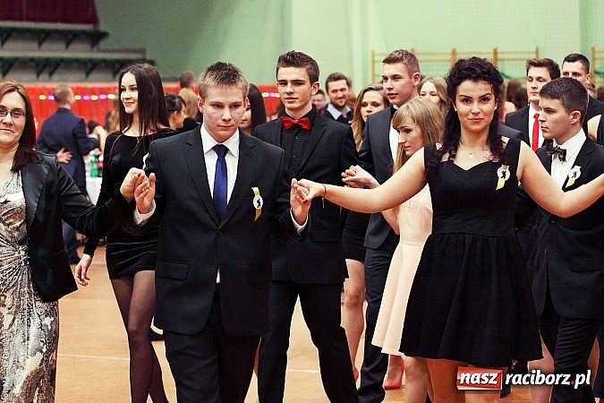 Zdjęcie w galerii na portalu naszraciborz.pl: Studniówka w Arenie Rafako. Tak się bawi I LO! wiadomości z regionu