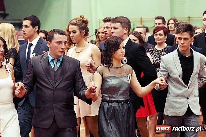 Zdjęcie w galerii na portalu naszraciborz.pl: Studniówka w Arenie Rafako. Tak się bawi I LO! wiadomości z regionu