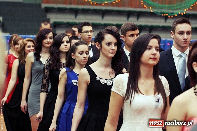 Zdjęcie w galerii na portalu naszraciborz.pl: Studniówka w Arenie Rafako. Tak się bawi I LO! wiadomości z regionu