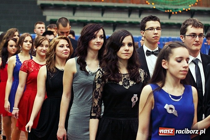 Zdjęcie w galerii na portalu naszraciborz.pl: Studniówka w Arenie Rafako. Tak się bawi I LO! wiadomości z regionu