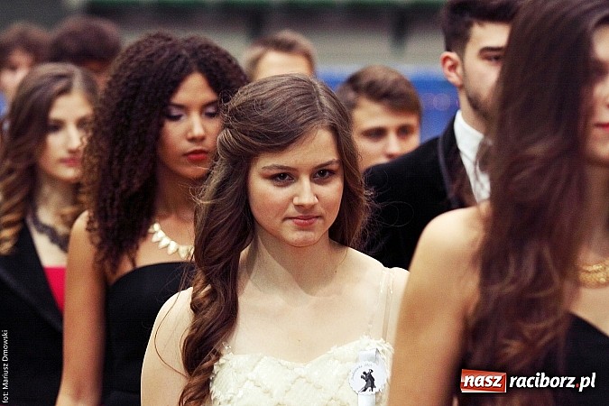 Zdjęcie w galerii na portalu naszraciborz.pl: Studniówka w Arenie Rafako. Tak się bawi I LO! wiadomości z regionu