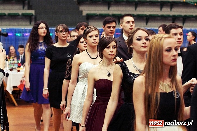 Zdjęcie w galerii na portalu naszraciborz.pl: Studniówka w Arenie Rafako. Tak się bawi I LO! wiadomości z regionu