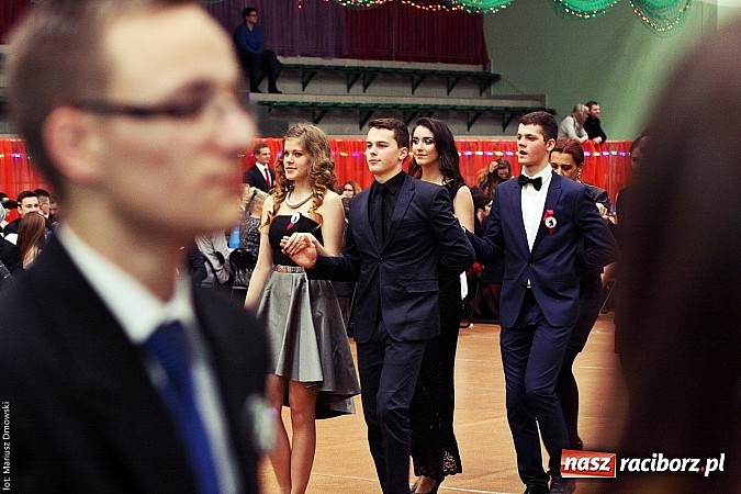 Zdjęcie w galerii na portalu naszraciborz.pl: Studniówka w Arenie Rafako. Tak się bawi I LO! wiadomości z regionu