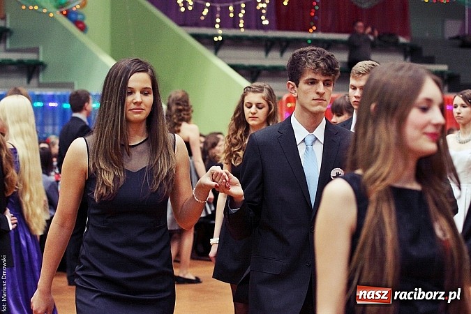 Zdjęcie w galerii na portalu naszraciborz.pl: Studniówka w Arenie Rafako. Tak się bawi I LO! wiadomości z regionu