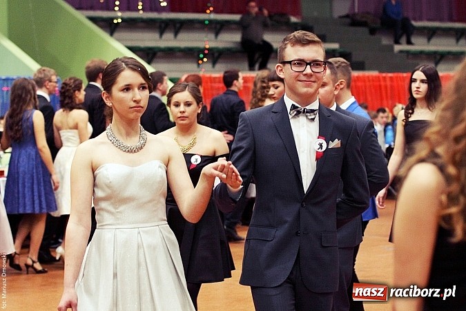 Zdjęcie w galerii na portalu naszraciborz.pl: Studniówka w Arenie Rafako. Tak się bawi I LO! wiadomości z regionu