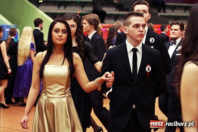 Zdjęcie w galerii na portalu naszraciborz.pl: Studniówka w Arenie Rafako. Tak się bawi I LO! wiadomości z regionu