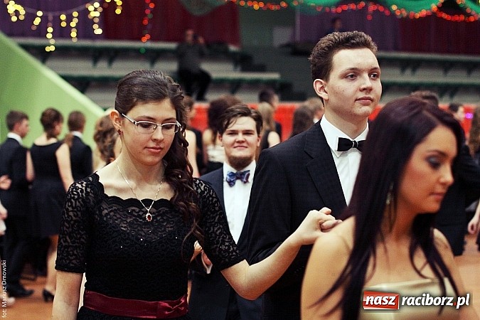 Zdjęcie w galerii na portalu naszraciborz.pl: Studniówka w Arenie Rafako. Tak się bawi I LO! wiadomości z regionu