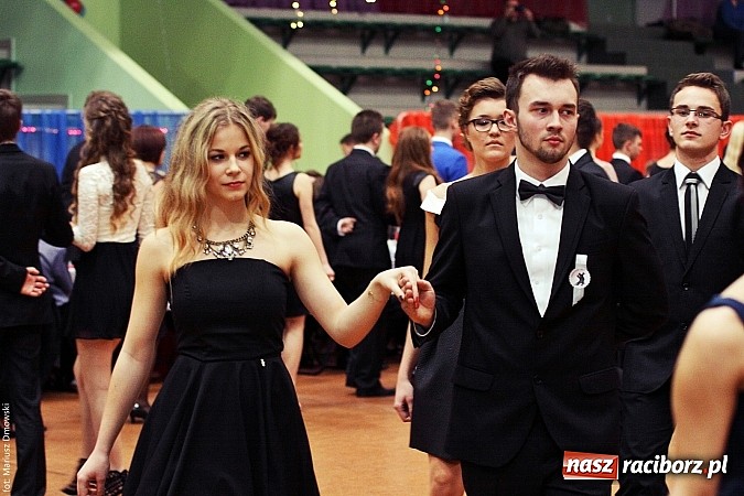 Zdjęcie w galerii na portalu naszraciborz.pl: Studniówka w Arenie Rafako. Tak się bawi I LO! wiadomości z regionu