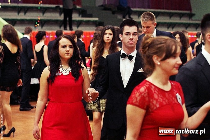 Zdjęcie w galerii na portalu naszraciborz.pl: Studniówka w Arenie Rafako. Tak się bawi I LO! wiadomości z regionu