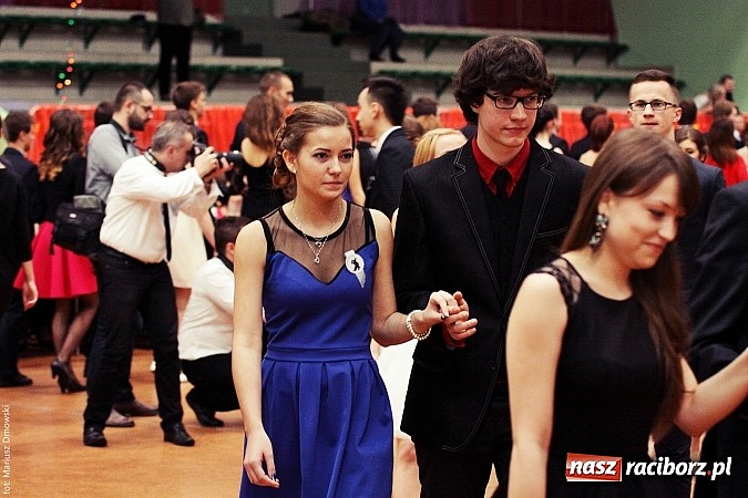 Zdjęcie w galerii na portalu naszraciborz.pl: Studniówka w Arenie Rafako. Tak się bawi I LO! wiadomości z regionu