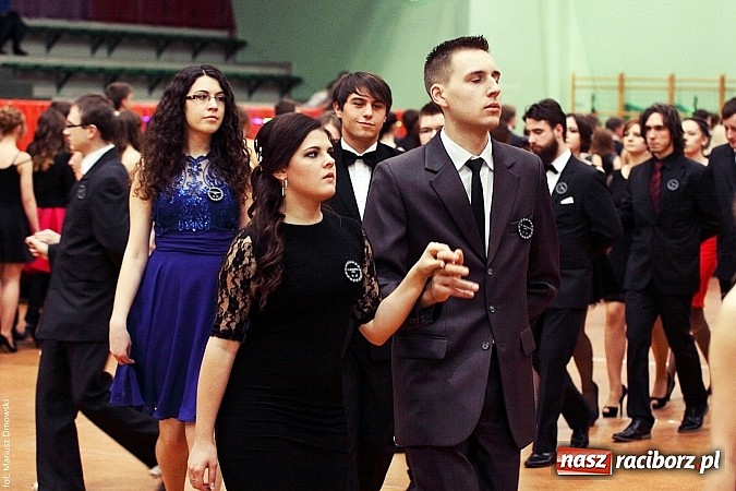 Zdjęcie w galerii na portalu naszraciborz.pl: Studniówka w Arenie Rafako. Tak się bawi I LO! wiadomości z regionu