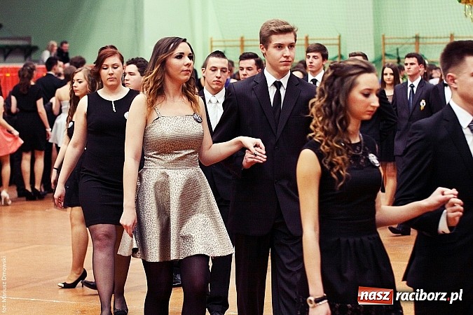 Zdjęcie w galerii na portalu naszraciborz.pl: Studniówka w Arenie Rafako. Tak się bawi I LO! wiadomości z regionu