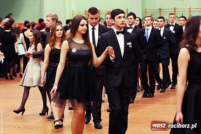 Zdjęcie w galerii na portalu naszraciborz.pl: Studniówka w Arenie Rafako. Tak się bawi I LO! wiadomości z regionu