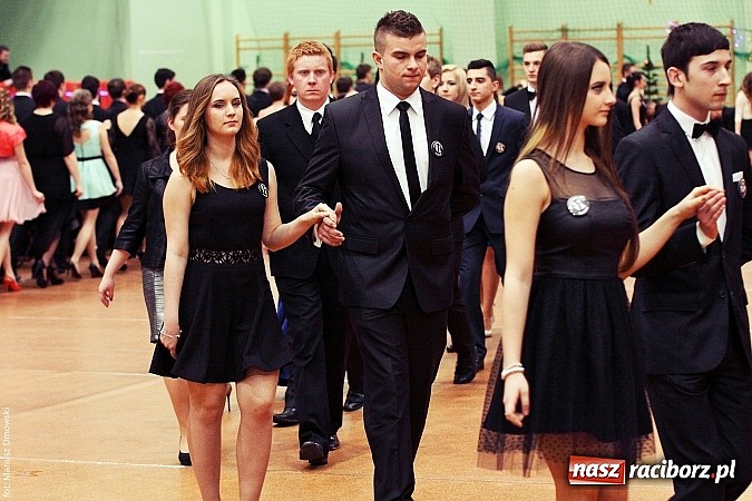 Zdjęcie w galerii na portalu naszraciborz.pl: Studniówka w Arenie Rafako. Tak się bawi I LO! wiadomości z regionu