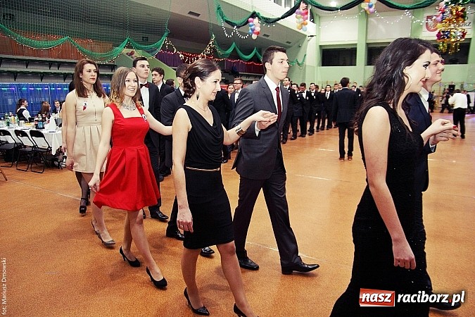 Zdjęcie w galerii na portalu naszraciborz.pl: Studniówka w Arenie Rafako. Tak się bawi I LO! wiadomości z regionu