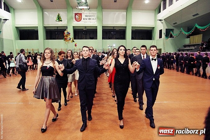 Zdjęcie w galerii na portalu naszraciborz.pl: Studniówka w Arenie Rafako. Tak się bawi I LO! wiadomości z regionu