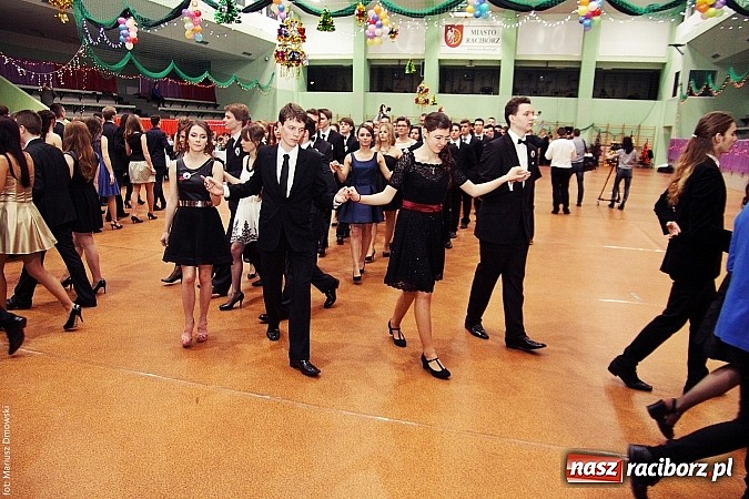 Zdjęcie w galerii na portalu naszraciborz.pl: Studniówka w Arenie Rafako. Tak się bawi I LO! wiadomości z regionu