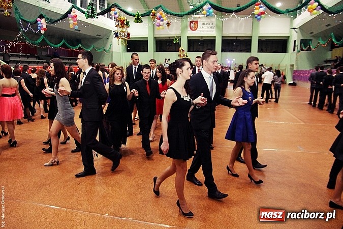 Zdjęcie w galerii na portalu naszraciborz.pl: Studniówka w Arenie Rafako. Tak się bawi I LO! wiadomości z regionu