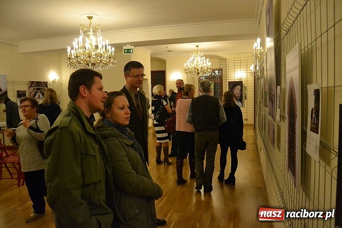 Zdjęcie w galerii na portalu naszraciborz.pl: Kapliczki wiejskie. Opowieść o cystersach i o Śląsku - wernisaż wystawy na zamku wiadomości z regionu