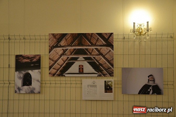Zdjęcie w galerii na portalu naszraciborz.pl: Kapliczki wiejskie. Opowieść o cystersach i o Śląsku - wernisaż wystawy na zamku wiadomości z regionu