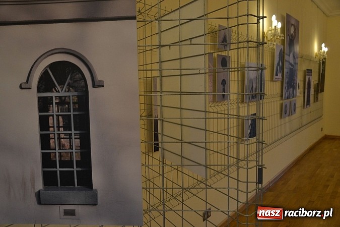 Zdjęcie w galerii na portalu naszraciborz.pl: Kapliczki wiejskie. Opowieść o cystersach i o Śląsku - wernisaż wystawy na zamku wiadomości z regionu