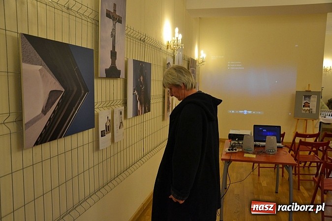 Zdjęcie w galerii na portalu naszraciborz.pl: Kapliczki wiejskie. Opowieść o cystersach i o Śląsku - wernisaż wystawy na zamku wiadomości z regionu