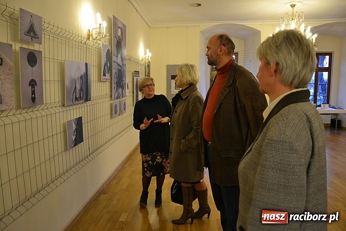 Zdjęcie w galerii na portalu naszraciborz.pl: Kapliczki wiejskie. Opowieść o cystersach i o Śląsku - wernisaż wystawy na zamku wiadomości z regionu