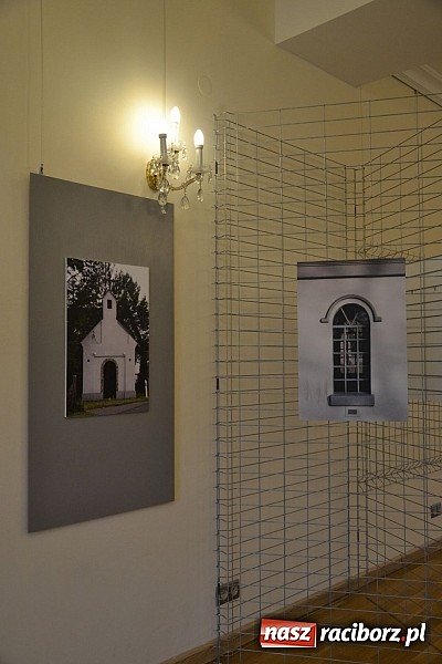 Zdjęcie w galerii na portalu naszraciborz.pl: Kapliczki wiejskie. Opowieść o cystersach i o Śląsku - wernisaż wystawy na zamku wiadomości z regionu