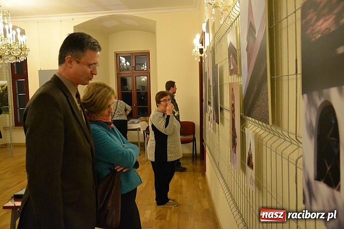 Zdjęcie w galerii na portalu naszraciborz.pl: Kapliczki wiejskie. Opowieść o cystersach i o Śląsku - wernisaż wystawy na zamku wiadomości z regionu