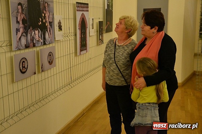 Zdjęcie w galerii na portalu naszraciborz.pl: Kapliczki wiejskie. Opowieść o cystersach i o Śląsku - wernisaż wystawy na zamku wiadomości z regionu