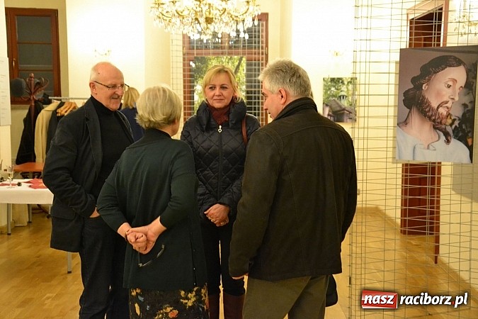 Zdjęcie w galerii na portalu naszraciborz.pl: Kapliczki wiejskie. Opowieść o cystersach i o Śląsku - wernisaż wystawy na zamku wiadomości z regionu