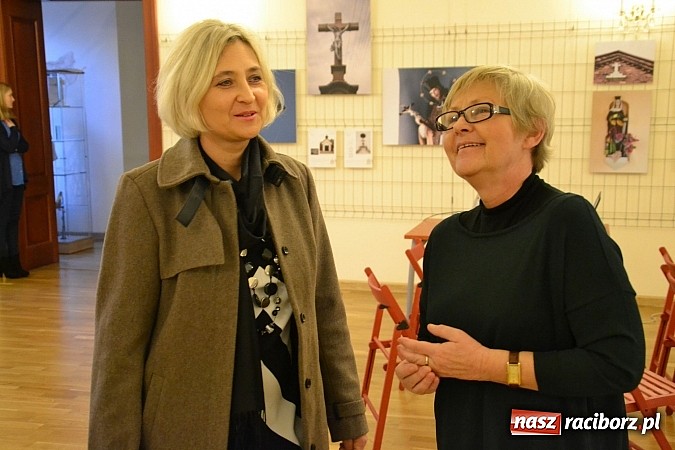 Zdjęcie w galerii na portalu naszraciborz.pl: Kapliczki wiejskie. Opowieść o cystersach i o Śląsku - wernisaż wystawy na zamku wiadomości z regionu