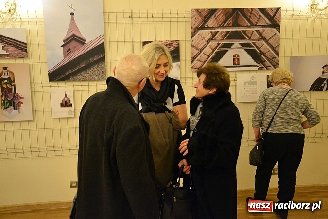 Zdjęcie w galerii na portalu naszraciborz.pl: Kapliczki wiejskie. Opowieść o cystersach i o Śląsku - wernisaż wystawy na zamku wiadomości z regionu