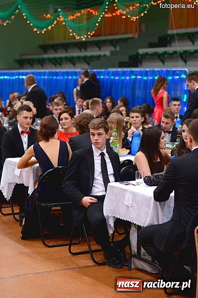 Zdjęcie w galerii na portalu naszraciborz.pl: Bal maturalny uczniów I LO i Liceum Plastycznego - fotoreportaż i zdjęcia grupowe wiadomości z regionu